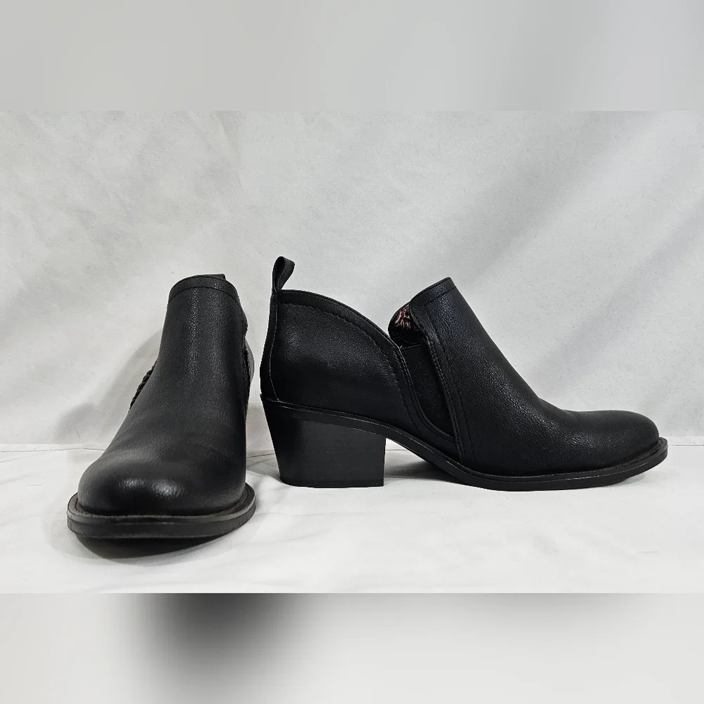Baretraps Lidian Black Block Heel Booties Womens Size 8.5